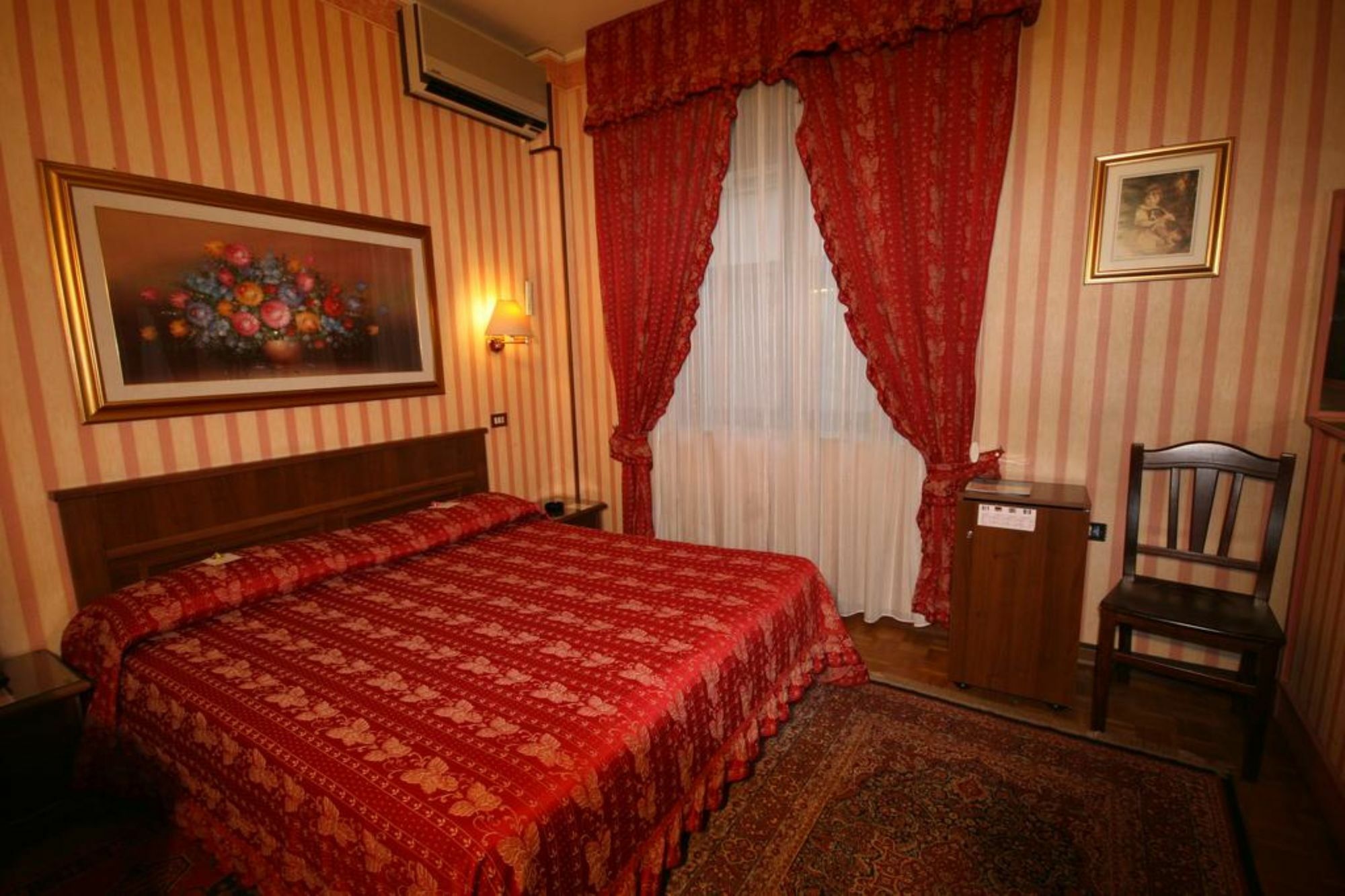 Hotel Italia City Center Mântua Exterior foto